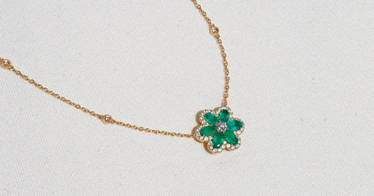 Gold necklaces with Colombian emeralds