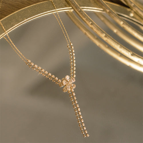14k Gold Flower Diamond Necklace